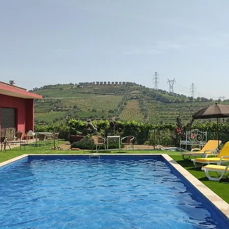 Quinta Dos Padrinhos - In The Heart Of The Douro * למאגו